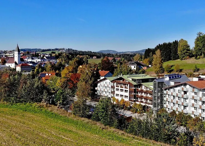 فندق Kurhotel Bad Zell باد زل