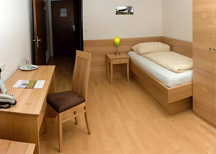 Kurhotel Bad Zell فندق *