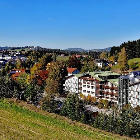 فندق Kurhotel Bad Zell باد زل